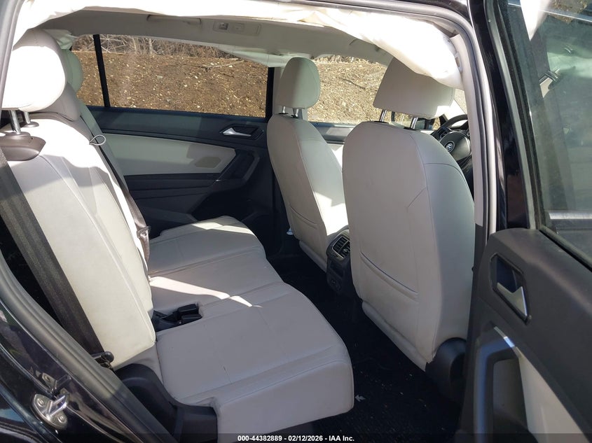 2018 Volkswagen Tiguan VIN 3VV3B7AX9JM079759 IAAI salvage auction — LEFT SIDE, Salvage (Indiana), sold $2,500 on 2026-07-25 (photo 8)