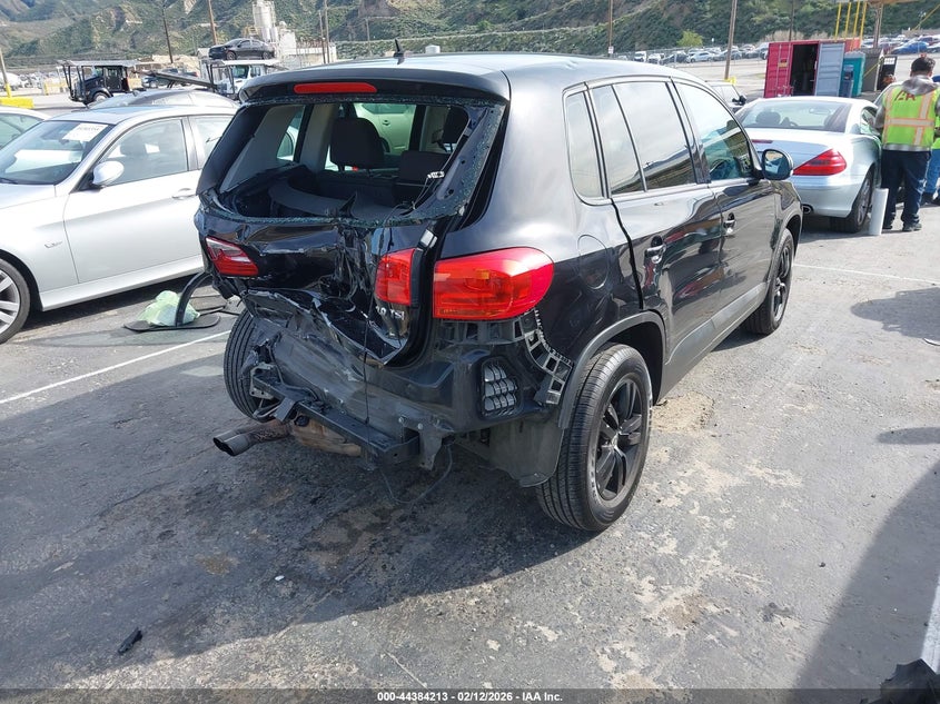 2013 Volkswagen Tiguan VIN WVGAV7AX8DW530192 IAAI salvage auction — REAR END, Salvage Title, sold $325 on 2026-07-15 (photo 4)