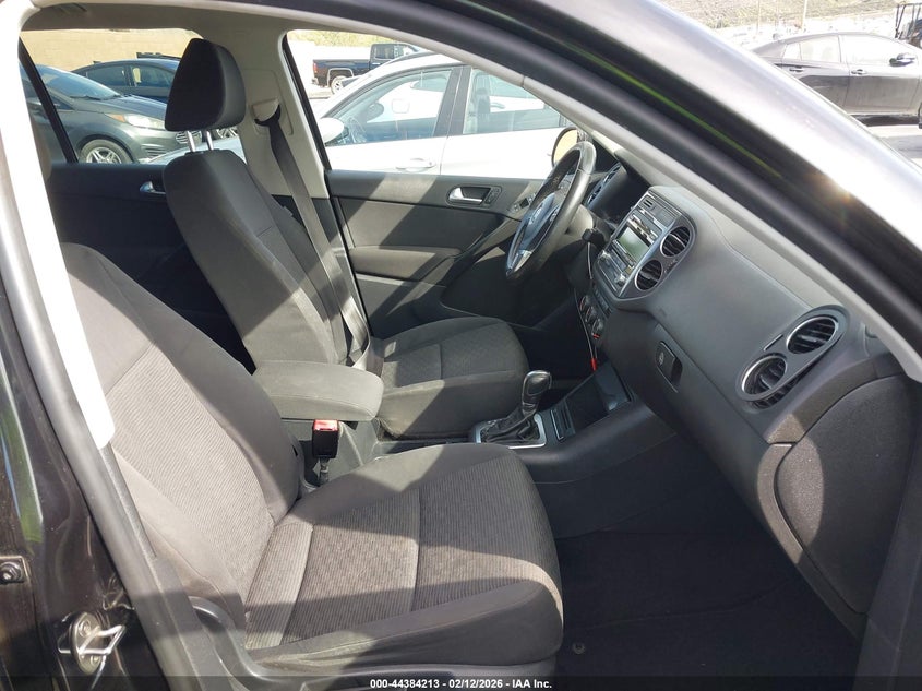 2013 Volkswagen Tiguan VIN WVGAV7AX8DW530192 IAAI salvage auction — REAR END, Salvage Title, sold $325 on 2026-07-15 (photo 5)