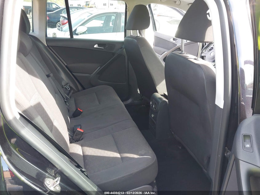 2013 Volkswagen Tiguan VIN WVGAV7AX8DW530192 IAAI salvage auction — REAR END, Salvage Title, sold $325 on 2026-07-15 (photo 8)