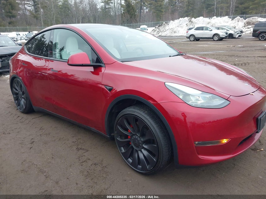 2024 Tesla Model y VIN 7SAYGDEF3RA320771 IAAI salvage auction — LEFT SIDE, Salvage Title, sold $10,800 on 2026-07-24 (photo 1)