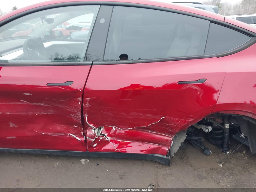 2024 Tesla Model y VIN 7SAYGDEF3RA320771 IAAI salvage auction — LEFT SIDE, Salvage Title, sold $10,800 on 2026-07-24 (photo 6)