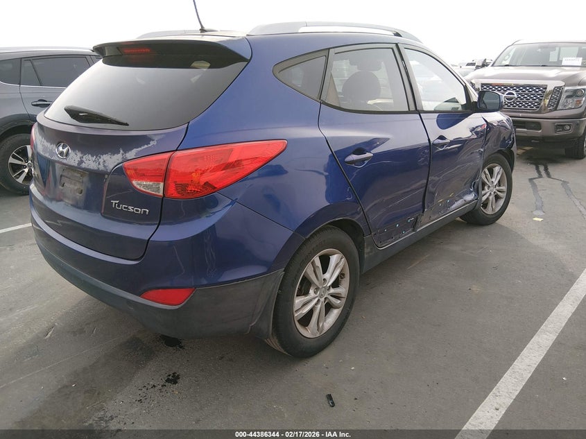 2011 Hyundai Tucson VIN KM8JU3AC5BU136697 IAAI salvage auction — RIGHT SIDE, Salvage (North Carolina), sold $1,425 on 2026-07-22 (photo 4)