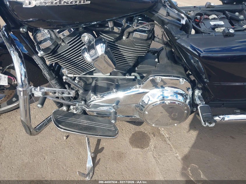 2019 Harley-davidson Street glide VIN 1HD1KBC13KB610673 IAAI salvage auction — FRONT END, Salvage (Colorado), sold $5,200 on 2026-09-08 (photo 9)