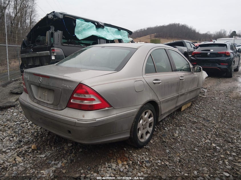 2006 Mercedes-benz C-klasse VIN WDBRF92H56F786556 IAAI salvage auction — FRONT END, Salvage (Idaho), sold $125 on 2026-07-12 (photo 4)