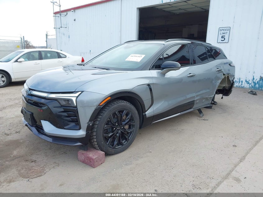 2025 Chevrolet Blazer ev VIN 3GNKDERL5SS243071 IAAI salvage auction — LEFT & RIGHT, Salvage Title, sold $17,000 on 2026-07-17 (photo 2)
