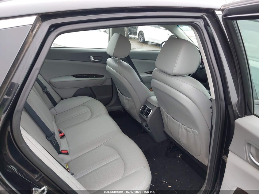2018 Kia Optima VIN 5XXGU4L33JG196533 IAAI salvage auction — REAR END, Salvage (New Jersey), sold $1,600 on 2026-07-06 (photo 8)