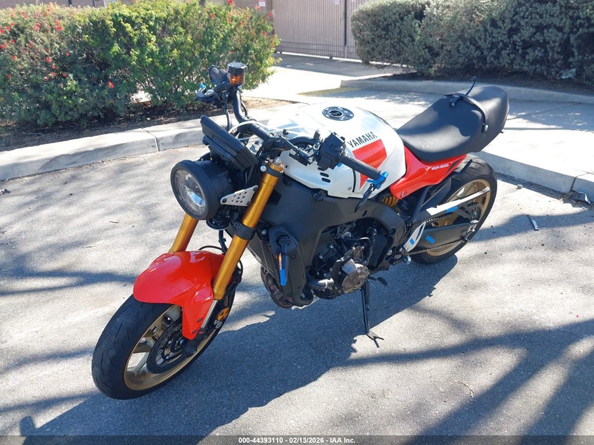2025 Yamaha Xsr VIN JYARN96Y6SA000314 IAAI salvage auction — SIDE, Salvage Title, sold $3,250 on 2026-07-10 (photo 2)