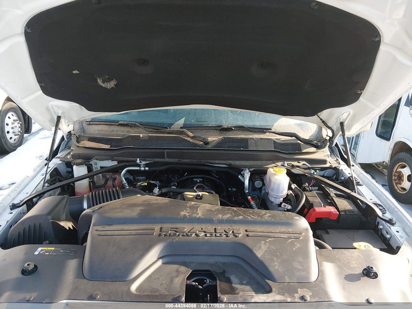 2024 Ram 5500 VIN 3C7WRNDJ6RG398987 IAAI salvage auction — TRANSMISSION, Salvage Title, sold $8,600 on 2026-08-26 (photo 9)