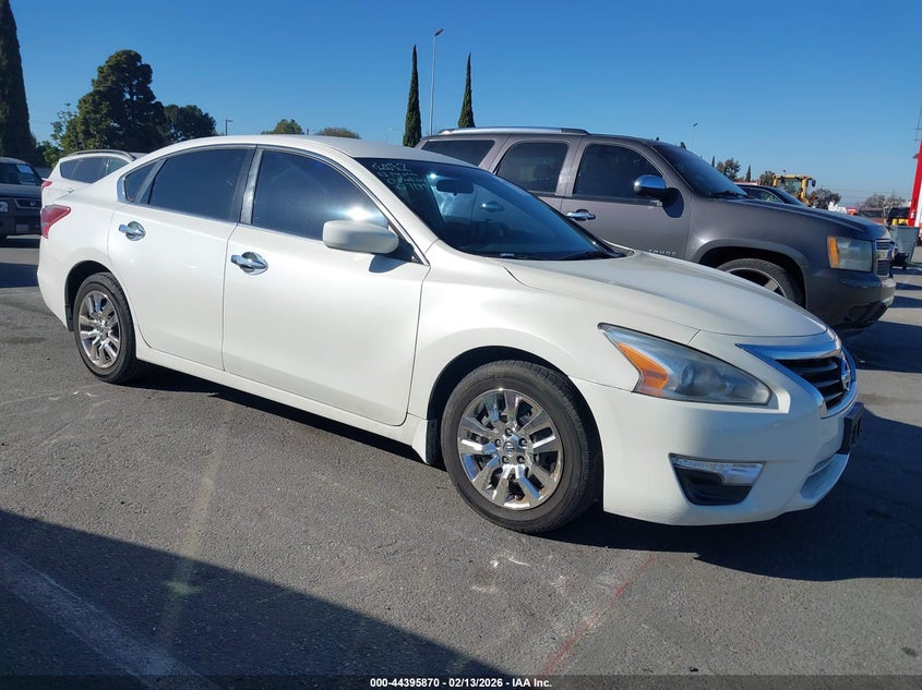 2013 Nissan Altima VIN 1N4AL3AP1DN550928 IAAI salvage auction — LEFT SIDE, Salvage Title, sold $750 on 2026-07-09 (photo 1)