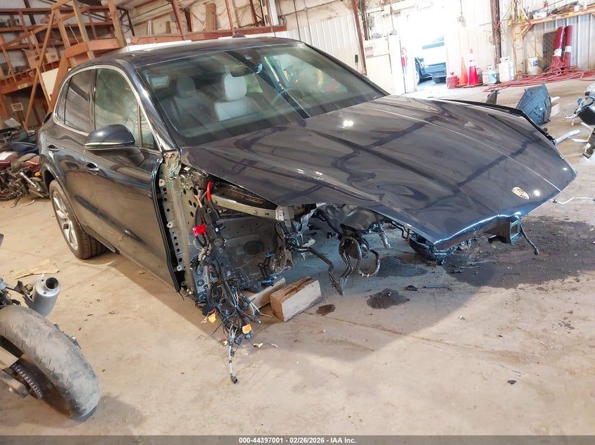 2025 Porsche Cayenne VIN WP1AA2AY8SDA06222 — IAAI salvage auction photo