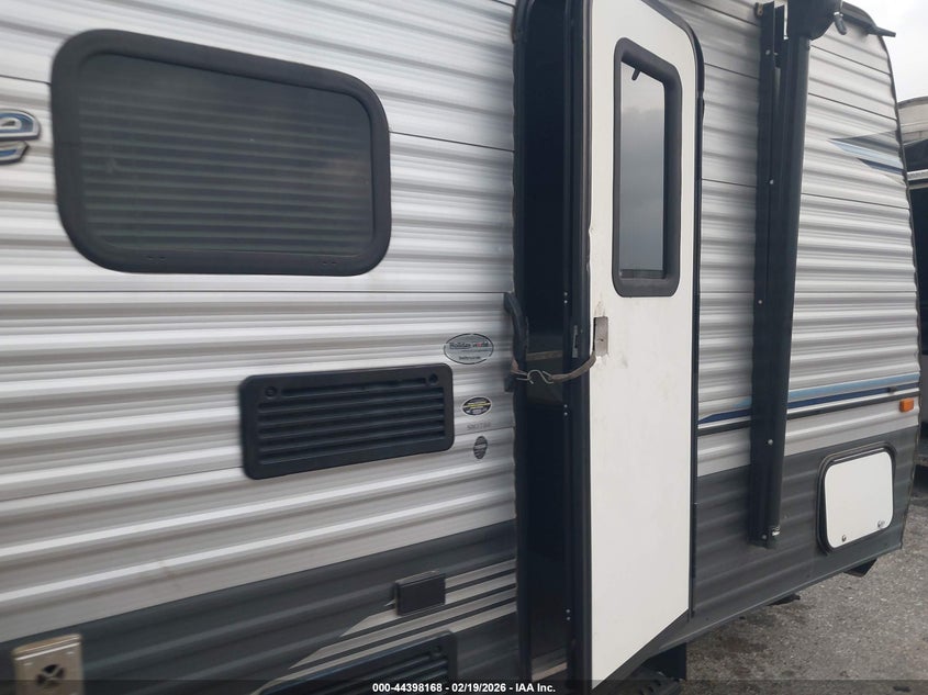 2018 Keystone rv Other VIN 4YDT1751XJW153694 IAAI salvage auction — SIDE, Original (Texas), sold $3,775 on 2026-09-16 (photo 6)
