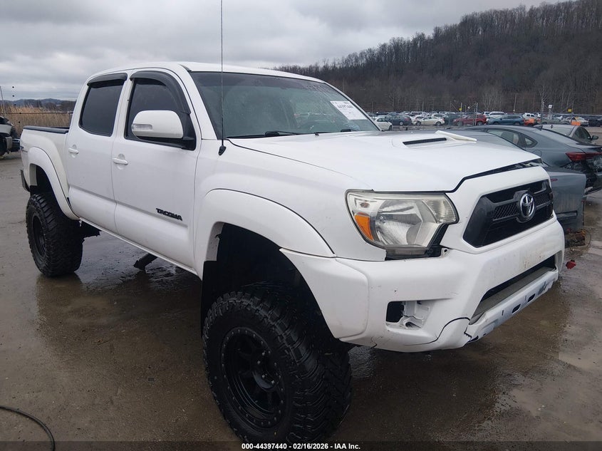 2013 Toyota Tacoma VIN 5TFLU4EN5DX077991 IAAI salvage auction — SIDE, Salvage (Pennsylvania), sold $7,650 on 2026-07-30 (photo 1)