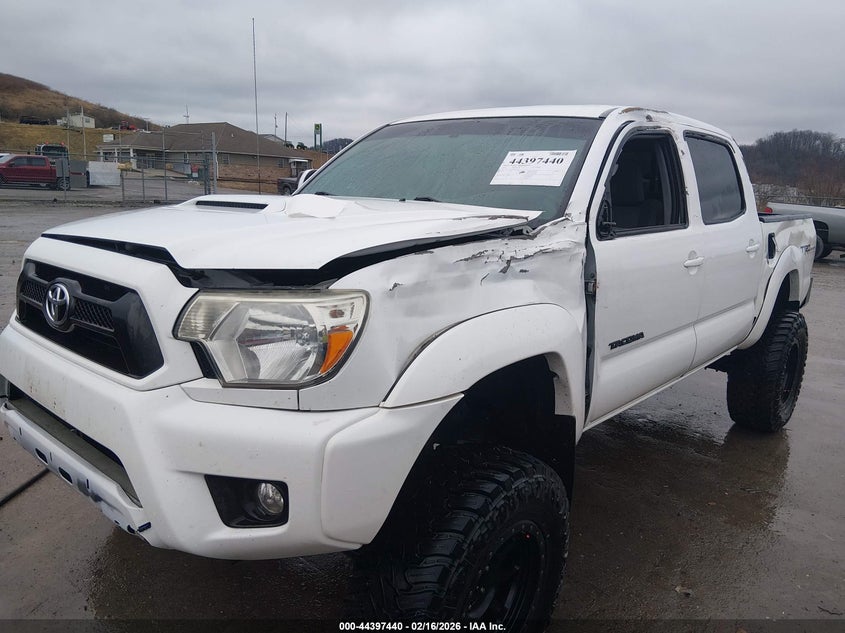 2013 Toyota Tacoma VIN 5TFLU4EN5DX077991 IAAI salvage auction — SIDE, Salvage (Pennsylvania), sold $7,650 on 2026-07-30 (photo 2)