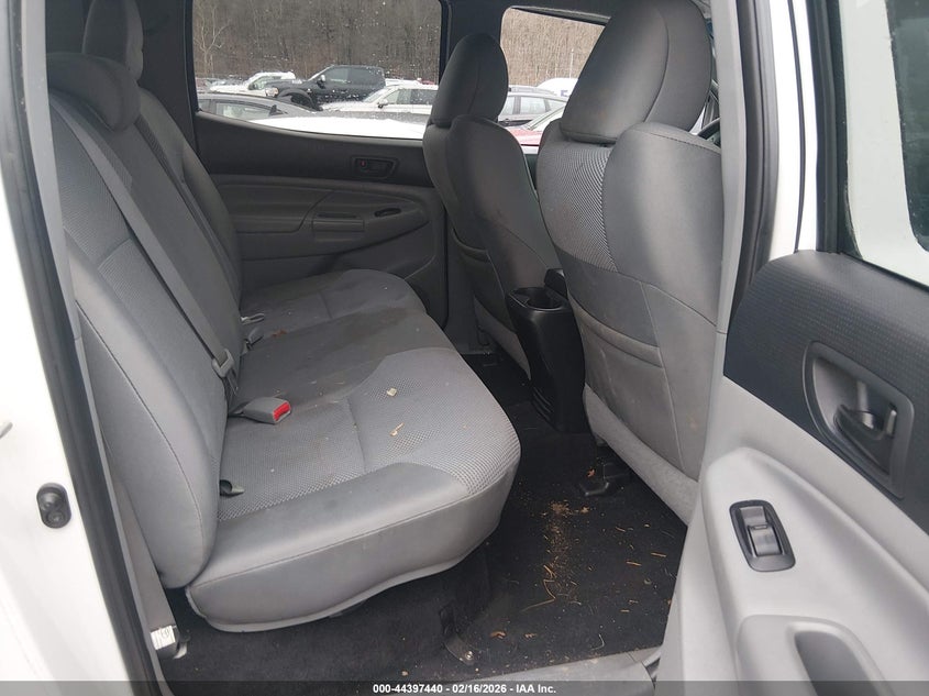 2013 Toyota Tacoma VIN 5TFLU4EN5DX077991 IAAI salvage auction — SIDE, Salvage (Pennsylvania), sold $7,650 on 2026-07-30 (photo 8)