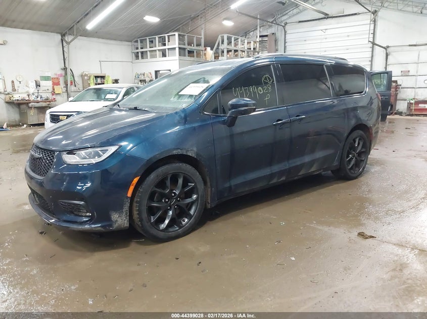2021 Chrysler Pacifica VIN 2C4RC1FG0MR593315 IAAI salvage auction — RIGHT FRONT, Salvage Title, sold $3,900 on 2026-08-28 (photo 2)