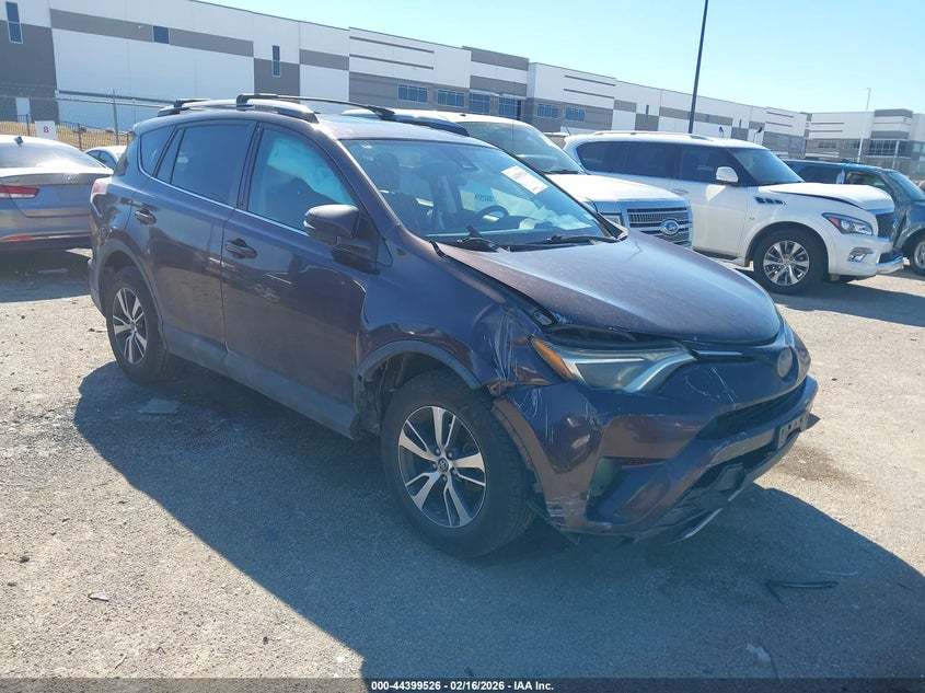 2018 Toyota Rav 4 VIN 2T3WFREV4JW458543 IAAI salvage auction — RIGHT FRONT, Salvage Title, sold $3,800 on 2026-07-10 (photo 1)