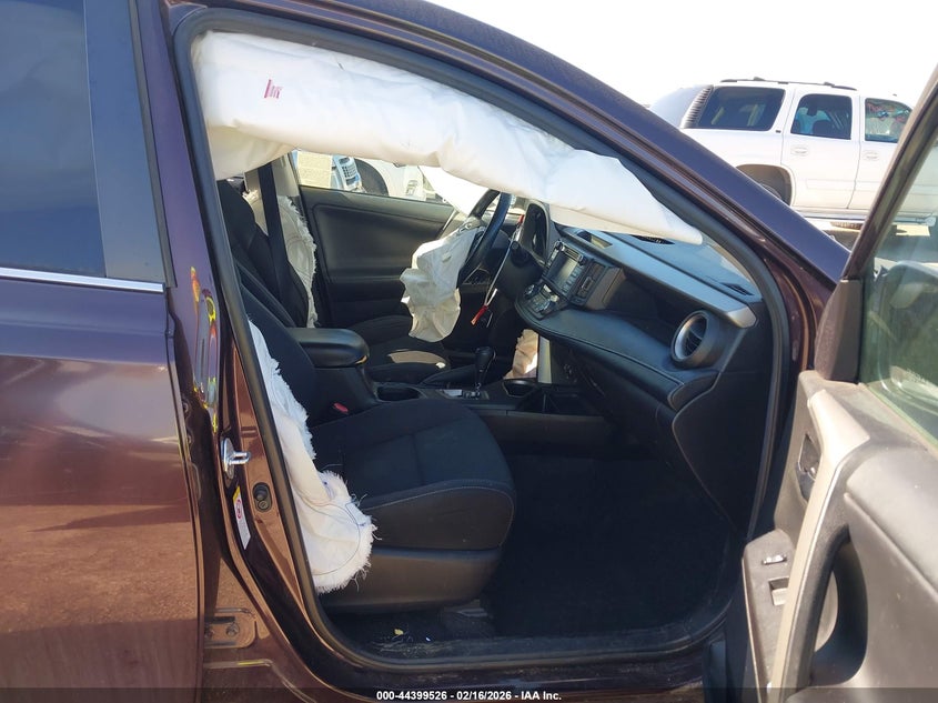 2018 Toyota Rav 4 VIN 2T3WFREV4JW458543 IAAI salvage auction — RIGHT FRONT, Salvage Title, sold $3,800 on 2026-07-10 (photo 5)