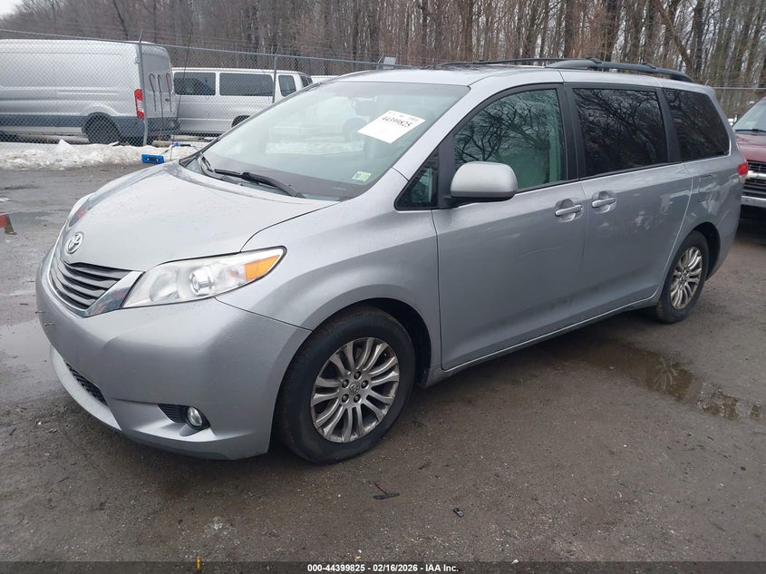 2011 Toyota Sienna VIN 5TDYK3DC7BS173078 IAAI salvage auction — RIGHT SIDE, Salvage - Greater Than 75% (Maryland), sold $2,100 on 2026-07-28 (photo 2)