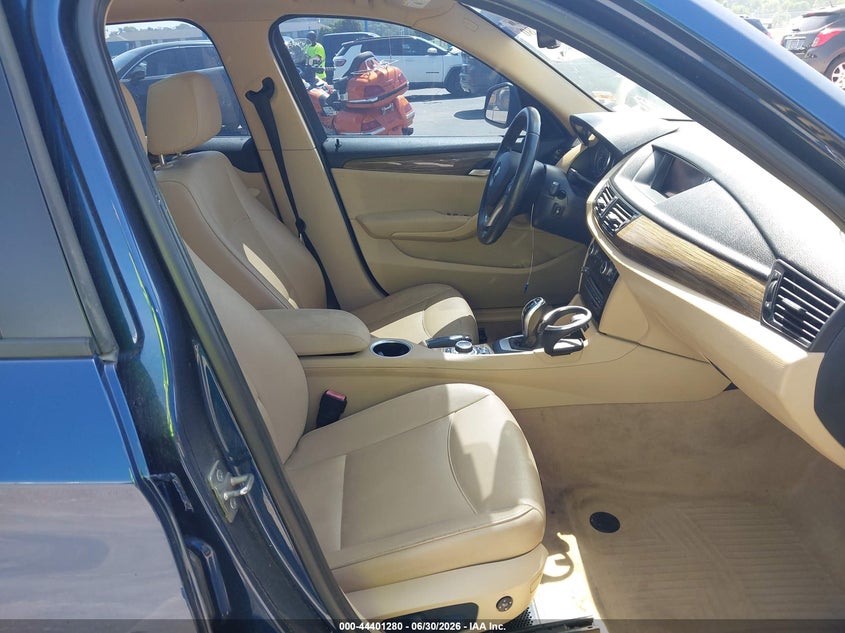 2013 BMW X1 VIN WBAVL1C5XDVR92499 IAAI salvage auction — RIGHT SIDE, Salvage (Texas), sold $375 on 2026-07-14 (photo 5)