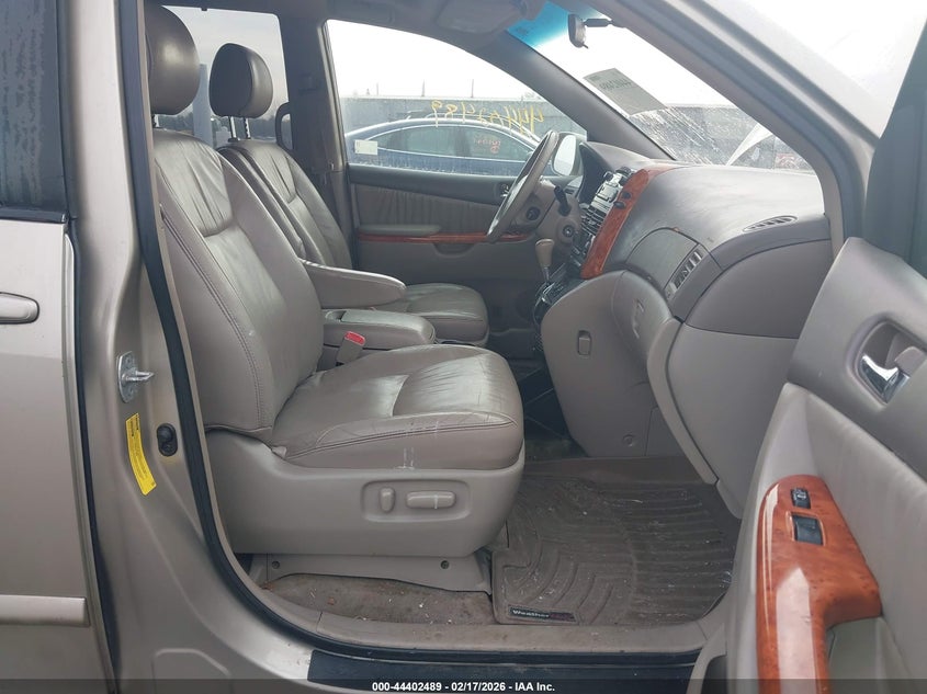 2008 Toyota Sienna VIN 5TDZK22C68S207487 IAAI salvage auction — FRONT END, Salvage (Indiana), sold $725 on 2026-07-10 (photo 5)