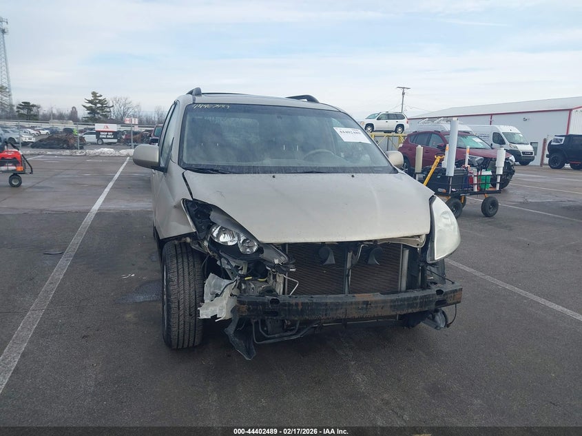 2008 Toyota Sienna VIN 5TDZK22C68S207487 IAAI salvage auction — FRONT END, Salvage (Indiana), sold $725 on 2026-07-10 (photo 6)