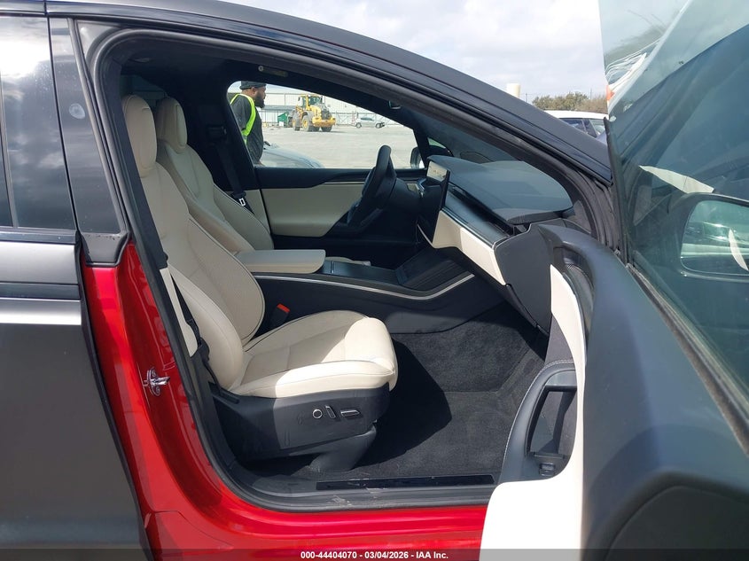 2023 Tesla Model x VIN 7SAXCBE6XPF405036 IAAI salvage auction — RIGHT FRONT, Salvage Title, sold $28,500 on 2026-07-23 (photo 5)