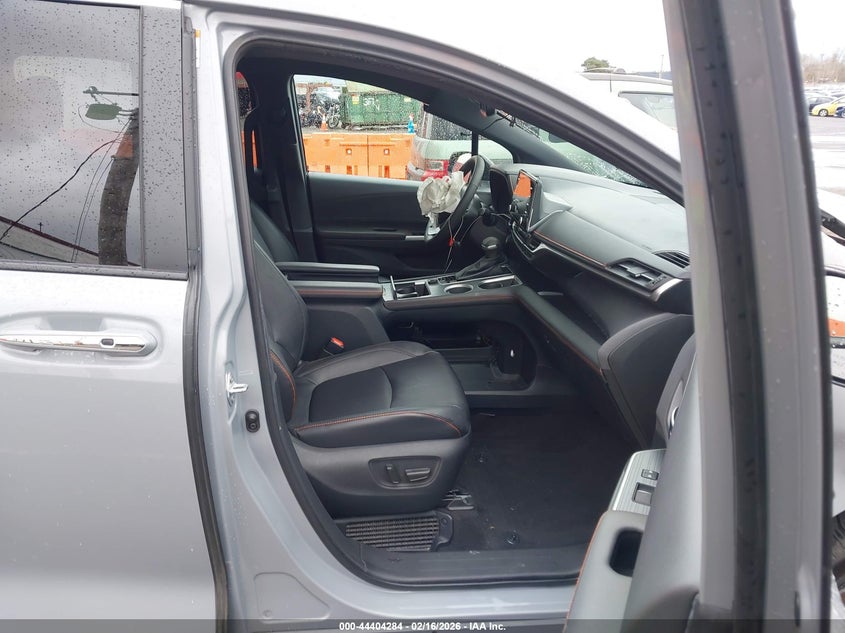 2023 Toyota Sienna VIN 5TDXRKEC4PS142328 IAAI salvage auction — FRONT END, Salvage Title, sold $14,400 on 2026-07-23 (photo 5)