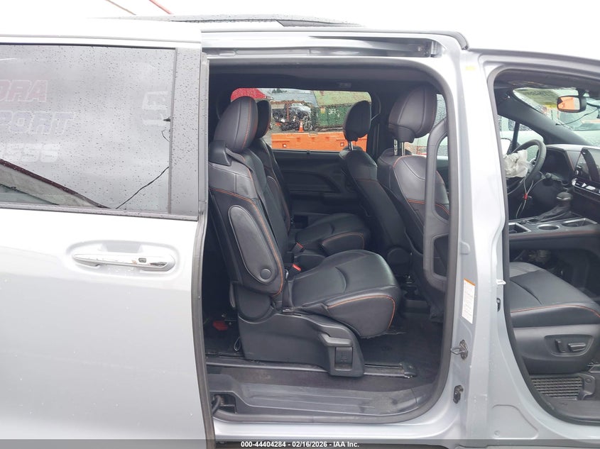2023 Toyota Sienna VIN 5TDXRKEC4PS142328 IAAI salvage auction — FRONT END, Salvage Title, sold $14,400 on 2026-07-23 (photo 8)