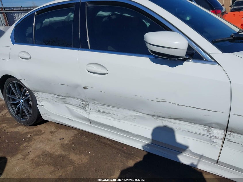 2019 BMW 3er VIN WBA5R1C56KFH18080 IAAI salvage auction — RIGHT SIDE, Salvage Title, sold $7,325 on 2026-08-12 (photo 6)