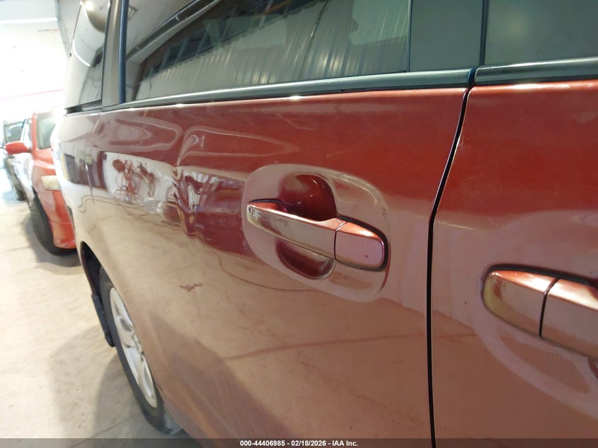 2011 Toyota Sienna VIN 5TDKK3DC2BS047197 IAAI salvage auction — RIGHT SIDE, Clear (Delaware), sold $1,450 on 2026-07-13 (photo 6)