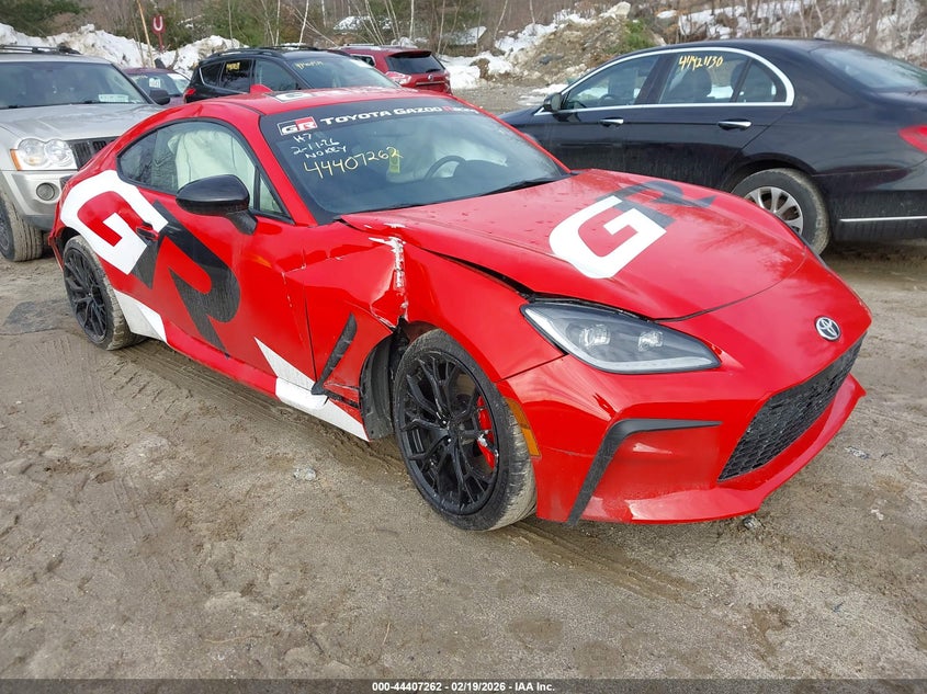 2025 Toyota Gr 86 VIN JF1ZNBE13S8756812 IAAI salvage auction — LEFT & RIGHT, Salvage (Massachusetts), sold $9,250 on 2026-07-21 (photo 1)