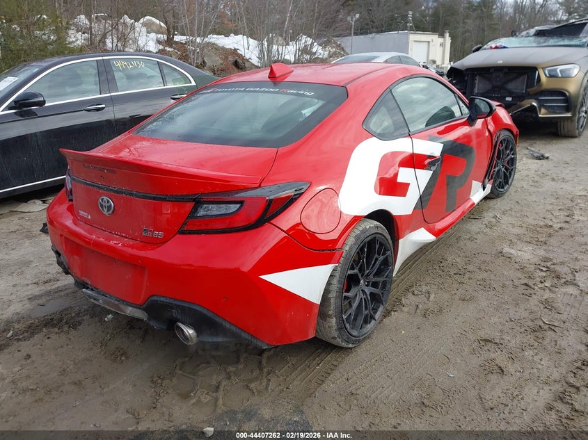 2025 Toyota Gr 86 VIN JF1ZNBE13S8756812 IAAI salvage auction — LEFT & RIGHT, Salvage (Massachusetts), sold $9,250 on 2026-07-21 (photo 4)