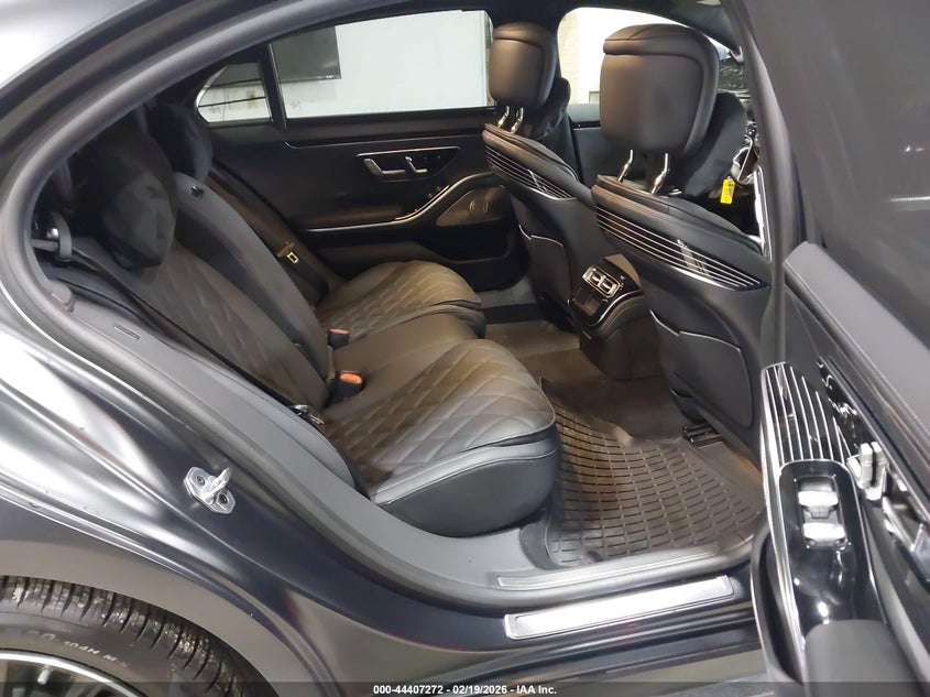 2026 Mercedes-benz S-klasse VIN W1K6G7GB8TA348283 IAAI salvage auction — LEFT REAR, Salvage (New Jersey), sold $80,425 on 2026-07-13 (photo 8)
