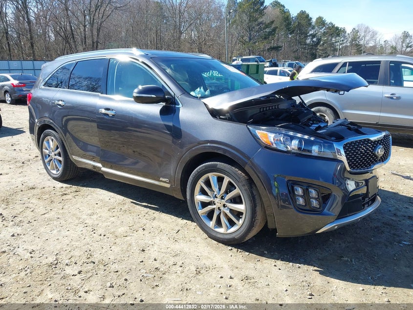2017 Kia Sorento VIN 5XYPKDA58HG283683 IAAI salvage auction — LEFT FRONT, Salvage Title, sold $2,075 on 2026-07-23 (photo 1)