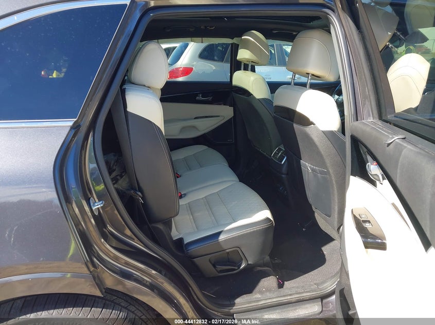 2017 Kia Sorento VIN 5XYPKDA58HG283683 IAAI salvage auction — LEFT FRONT, Salvage Title, sold $2,075 on 2026-07-23 (photo 8)