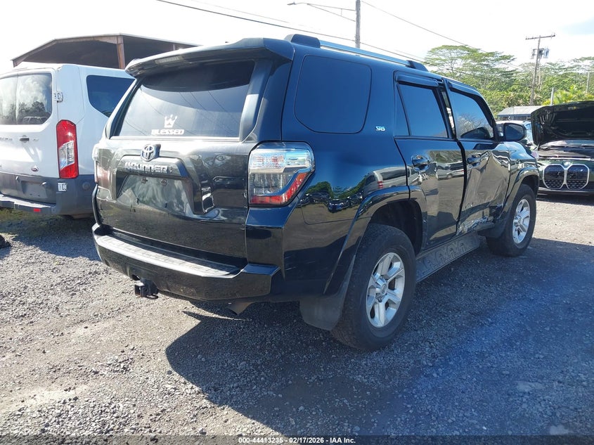 2022 Toyota 4runner VIN JTEMU5JR6N6076807 IAAI salvage auction — SIDE, Clear (Hawaii), sold $10,100 on 2026-07-28 (photo 4)