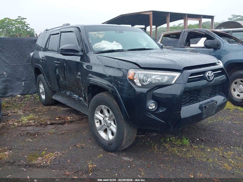 2022 Toyota 4runner VIN JTEMU5JR6N6076807 IAAI salvage auction — SIDE, Clear (Hawaii), sold $10,100 on 2026-07-28 (photo 1)