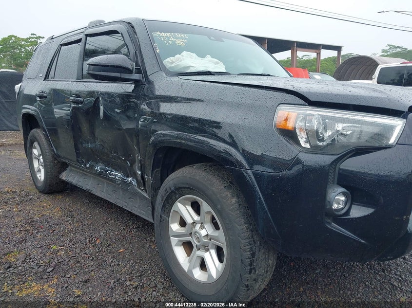 2022 Toyota 4runner VIN JTEMU5JR6N6076807 IAAI salvage auction — SIDE, Clear (Hawaii), sold $10,100 on 2026-07-28 (photo 6)