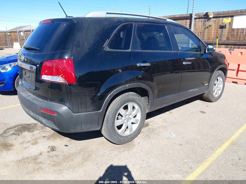2013 Kia Sorento VIN 5XYKTCA65DG313422 IAAI salvage auction — THEFT, Other, sold $575 on 2026-07-28 (photo 4)