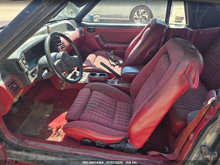 1988 Ford Mustang VIN 1FABP45E9JF263589 IAAI salvage auction — RIGHT REAR, Salvage (Vermont), sold $1,150 on 2026-07-09 (photo 5)