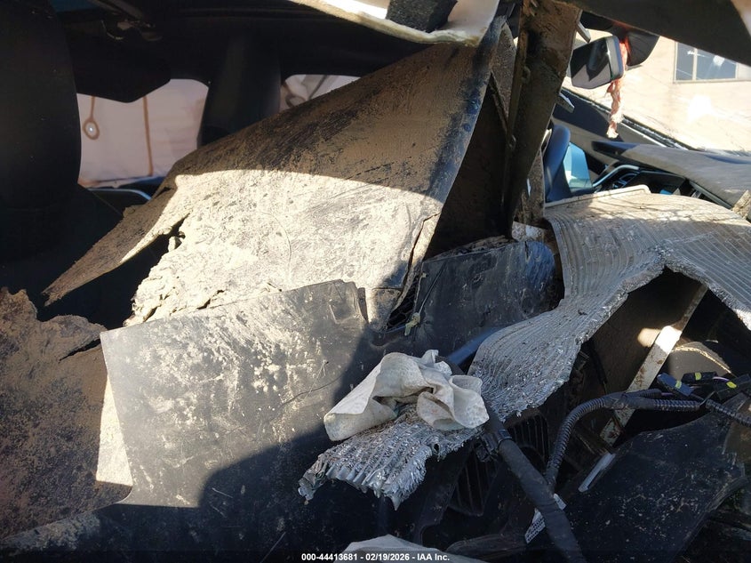 2016 Tesla Model s VIN 5YJSA1E23GF133143 IAAI salvage auction — FRONT END, Salvage Title, sold $1,150 on 2026-07-20 (photo 5)