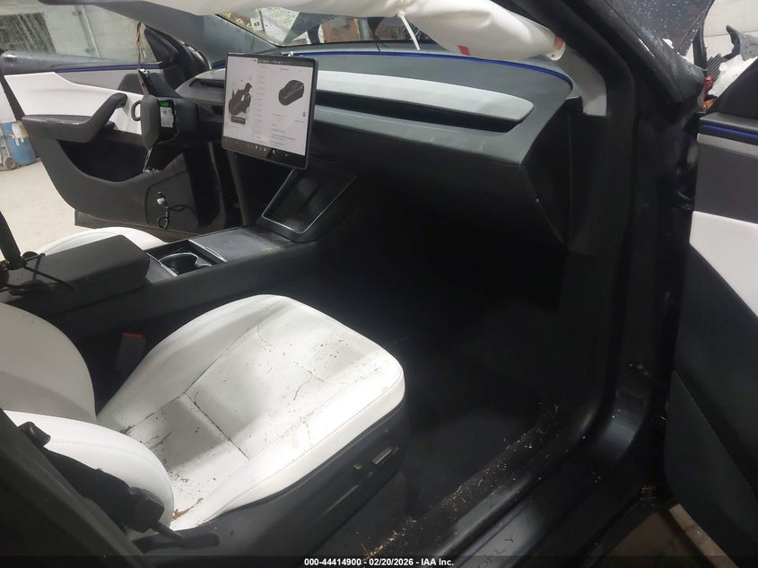2026 Tesla Model y VIN 7SAYGDEE3TF437249 IAAI salvage auction — RIGHT FRONT, Mv-907A (New York), sold $12,275 on 2026-09-11 (photo 5)