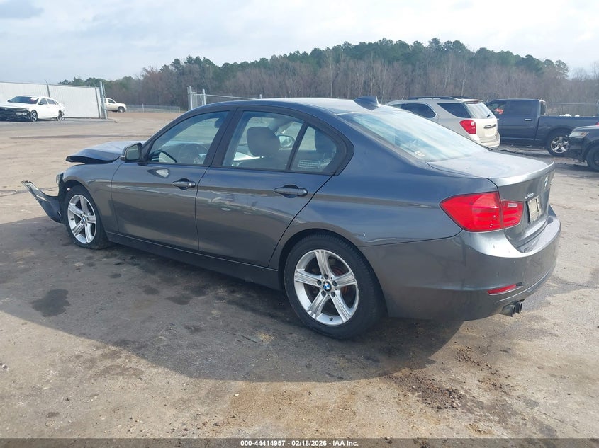 2013 BMW 3er VIN WBA3B5C52DF596529 IAAI salvage auction — FRONT END, Salvage (Mississippi), sold $825 on 2026-08-19 (photo 3)
