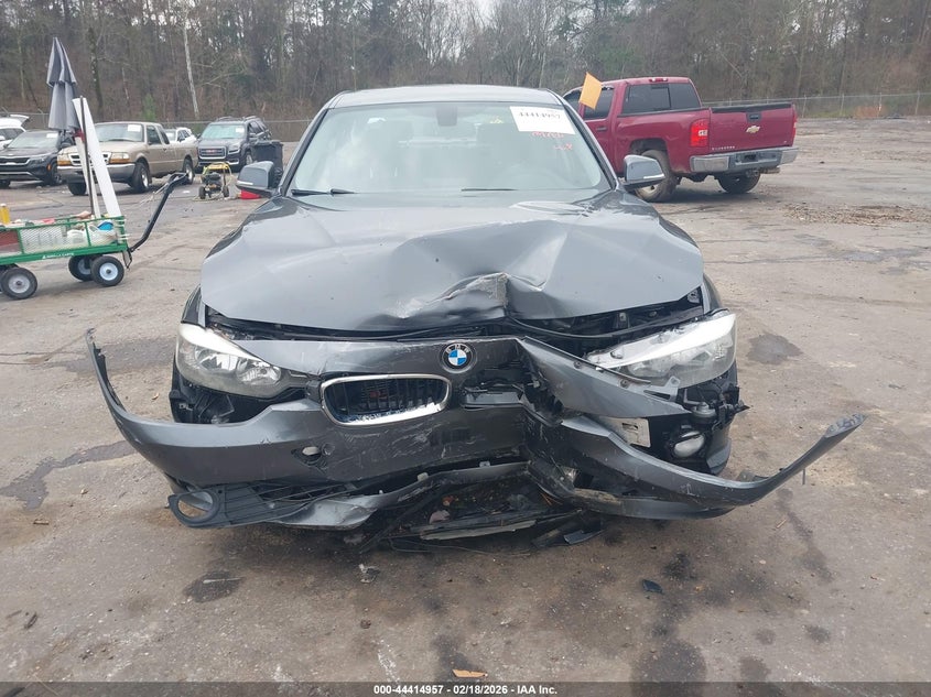 2013 BMW 3er VIN WBA3B5C52DF596529 IAAI salvage auction — FRONT END, Salvage (Mississippi), sold $825 on 2026-08-19 (photo 6)
