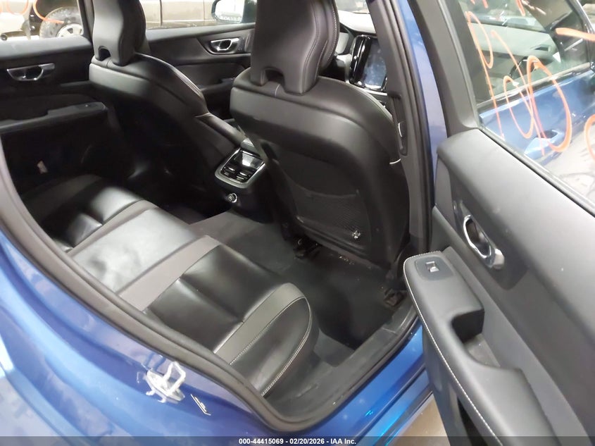 2020 Volvo V60 VIN YV1102EM2L2374561 IAAI salvage auction — FRONT END, Salvage Title, sold $6,825 on 2026-08-10 (photo 8)