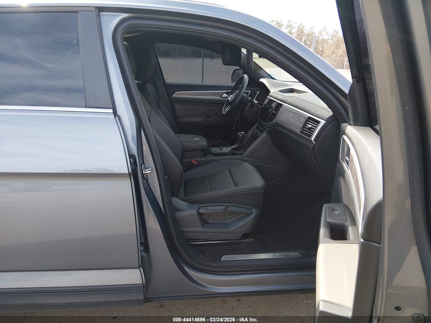 2023 Volkswagen Atlas cross sport VIN 1V2JE2CA3PC207060 IAAI salvage auction — ROOF, Salvage (Mississippi), sold $8,500 on 2026-08-14 (photo 5)