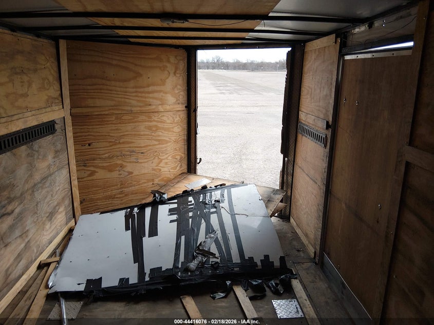 2020 Deep south cargo Car hauler VIN 7JKBC242XLH002450 IAAI salvage auction — ALL OVER, Non-Repairable (Texas), sold $75 on 2026-07-07 (photo 5)
