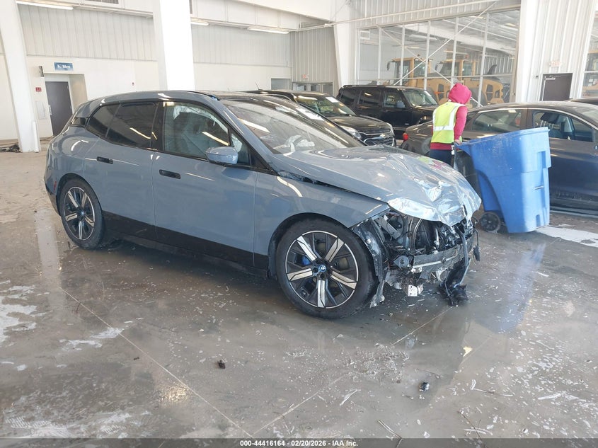 2025 BMW Ix VIN WB523CF02SCU39836 IAAI salvage auction — FRONT & REAR, Salvage (Missouri), sold $9,950 on 2026-08-04 (photo 1)