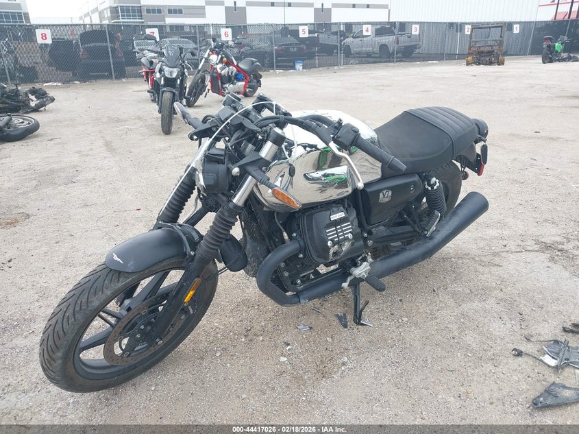 2025 Moto guzzi VIN ZGUKZUA02SM001745 IAAI salvage auction — UNKNOWN, Salvage (Texas), sold $600 on 2026-07-08 (photo 2)